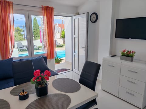 Apartment Mihovilovic - Unit 371623-13