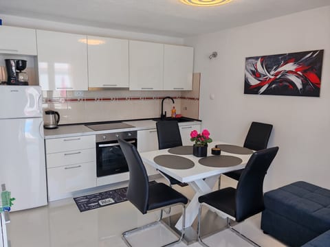 Apartment Mihovilovic - Unit 371623-13