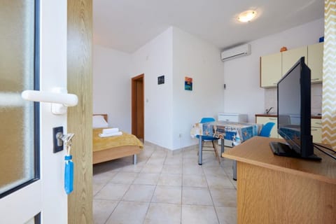 Apartment Mare - Unit 371644-13