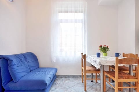 Apartment Toma - Unit 371650-13