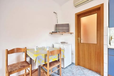 Apartment Toma - Unit 371651-13