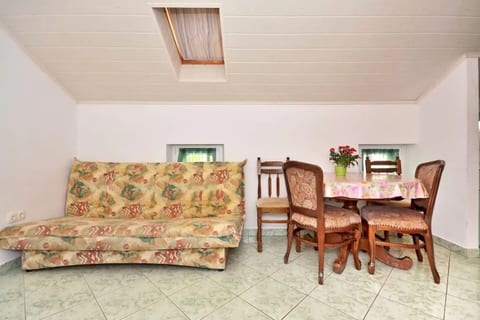 Apartment Toma - Unit 371652-13