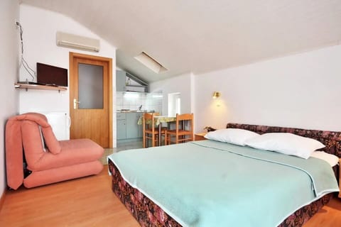 Apartment Toma - Unit 371653-13