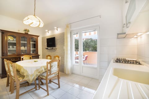 Apartment Goge - Unit 371674-13