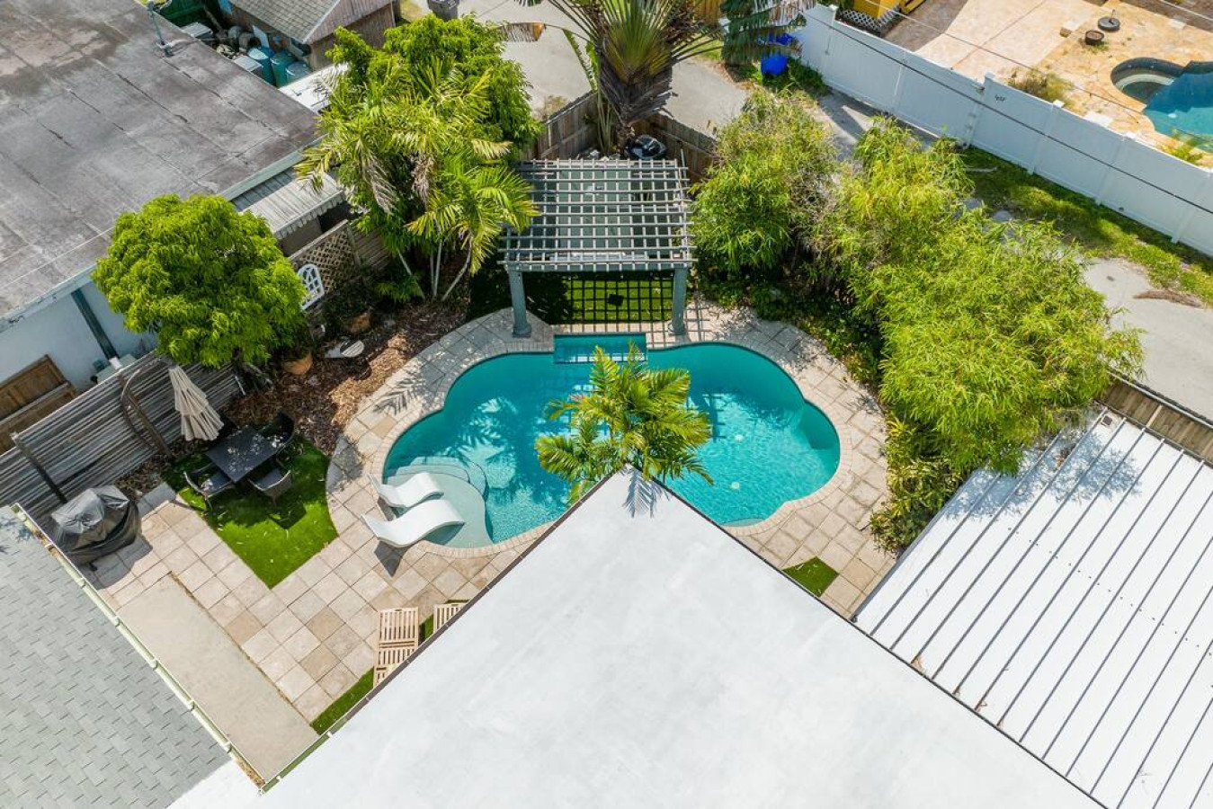 holly's-hacienda-w-heated-pool-+-patio-area/