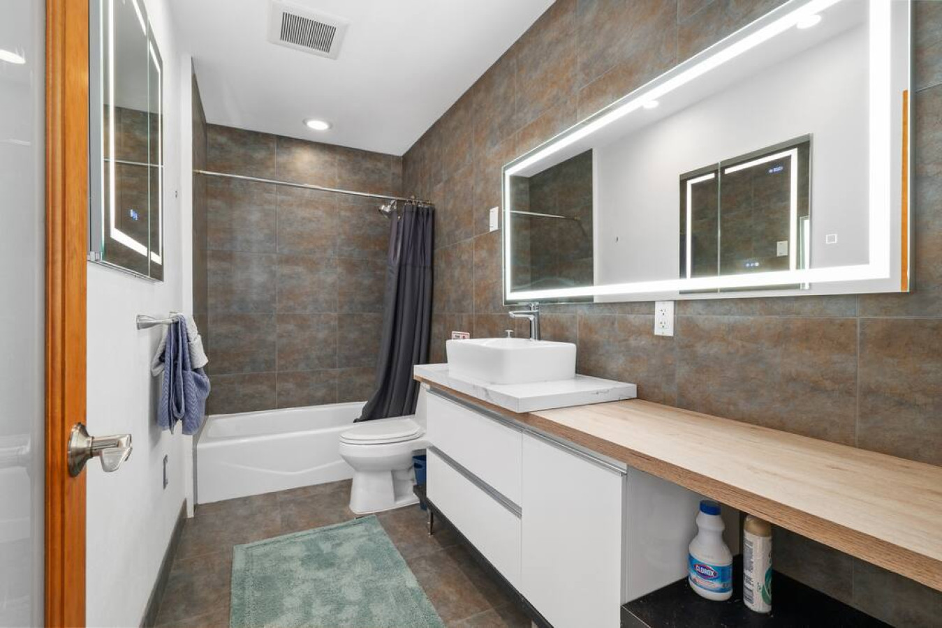 holly's-hacienda-w-heated-pool-+-patio-area/