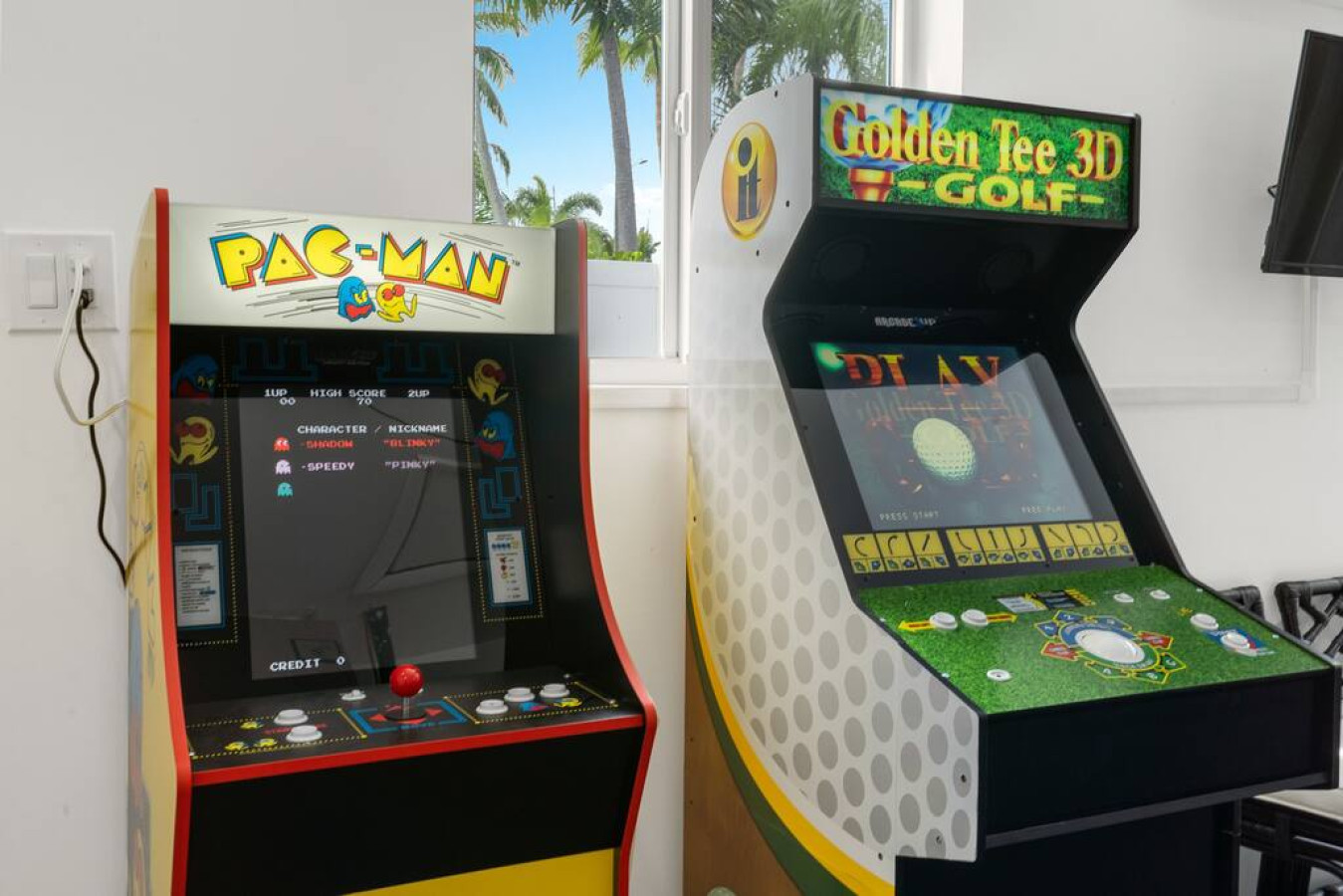 delila's-chic-3br-2ba-w-heated-pool-+-game-room/