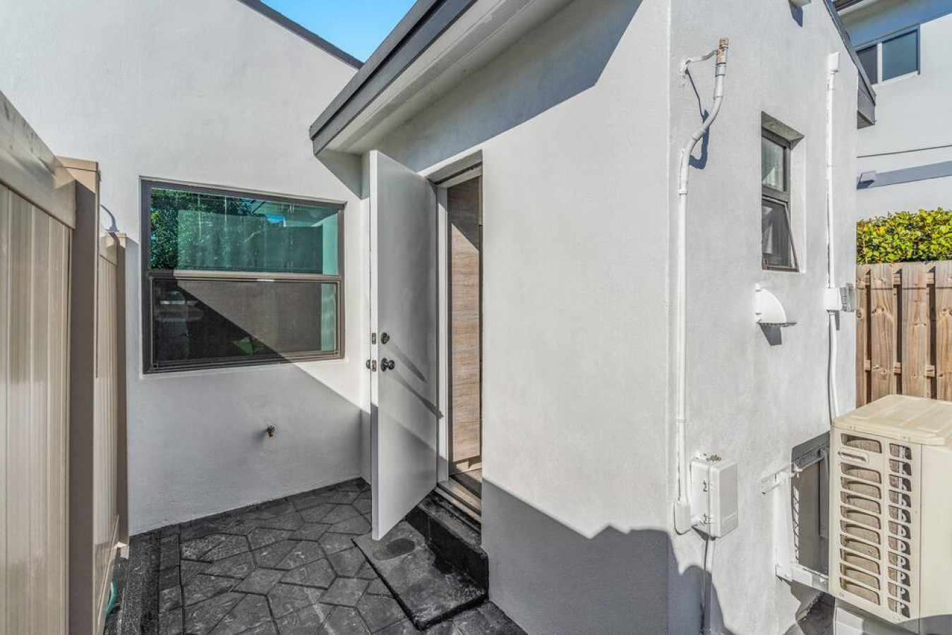 FTL Modern 1 Bed-1 Bath w/ Yard - Fort Lauderdale