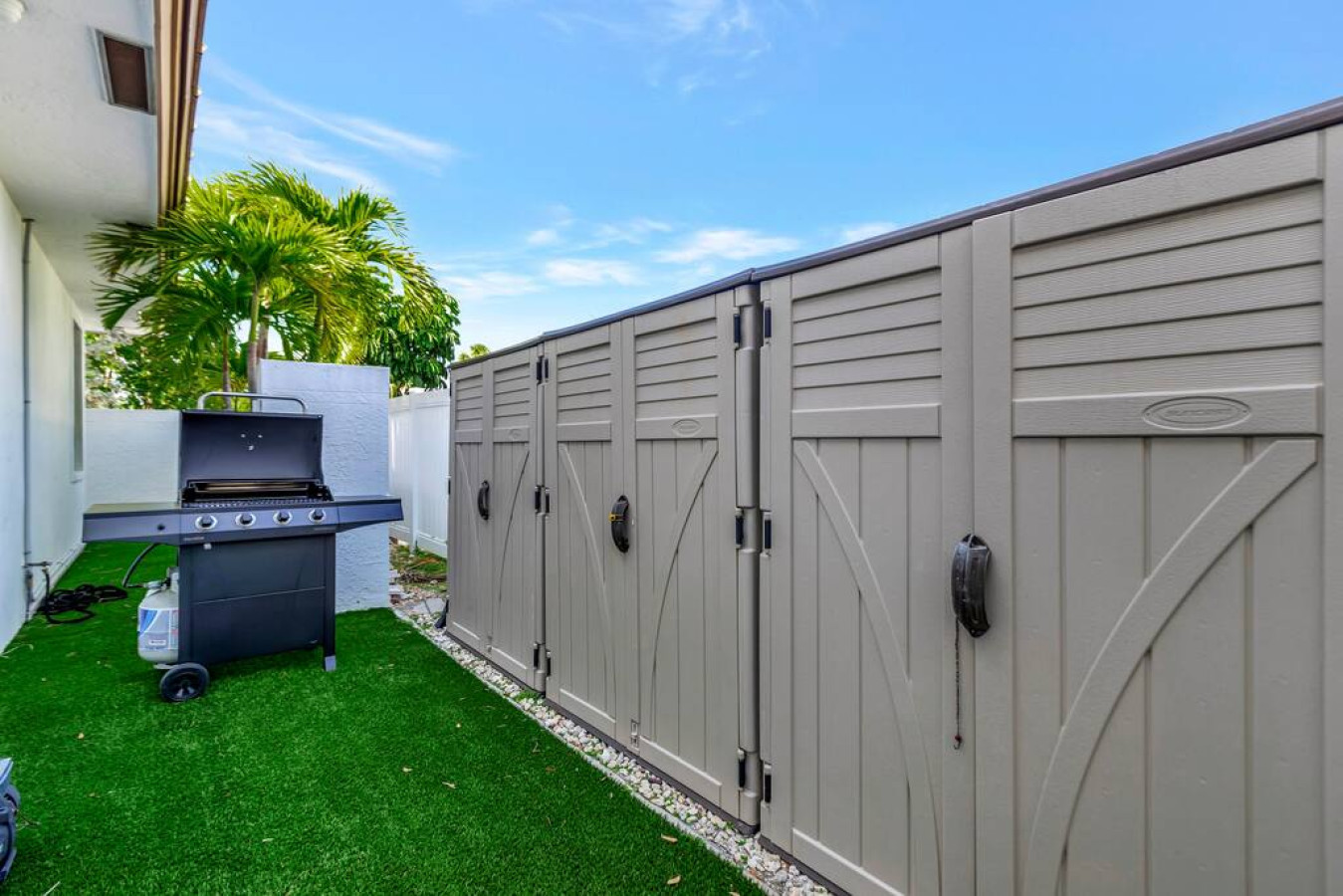 Lynora's Luxe Estate - Modern Design & Heated Pool - Fort Lauderdale