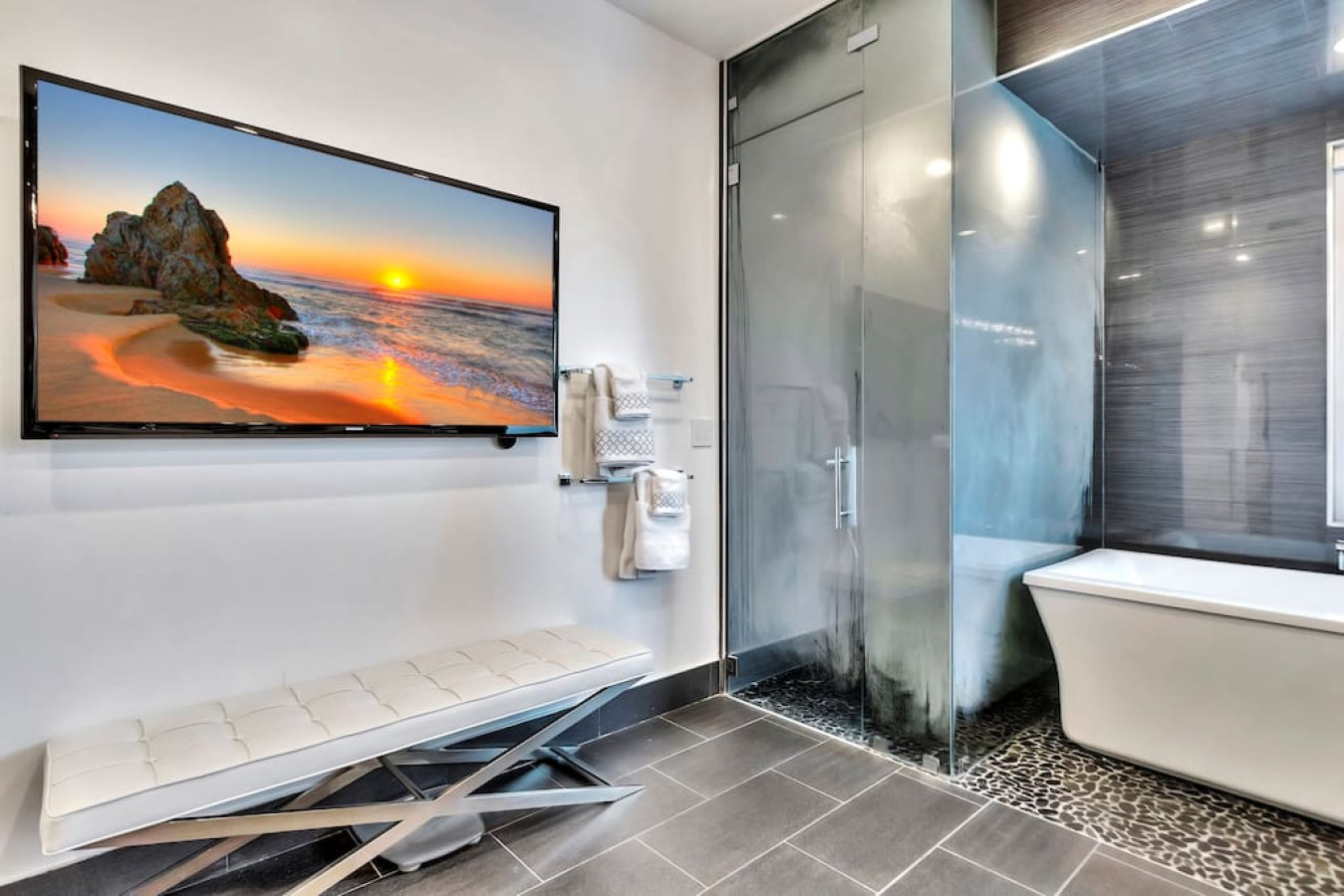 Lynora's Luxe Estate - Modern Design & Heated Pool - Fort Lauderdale