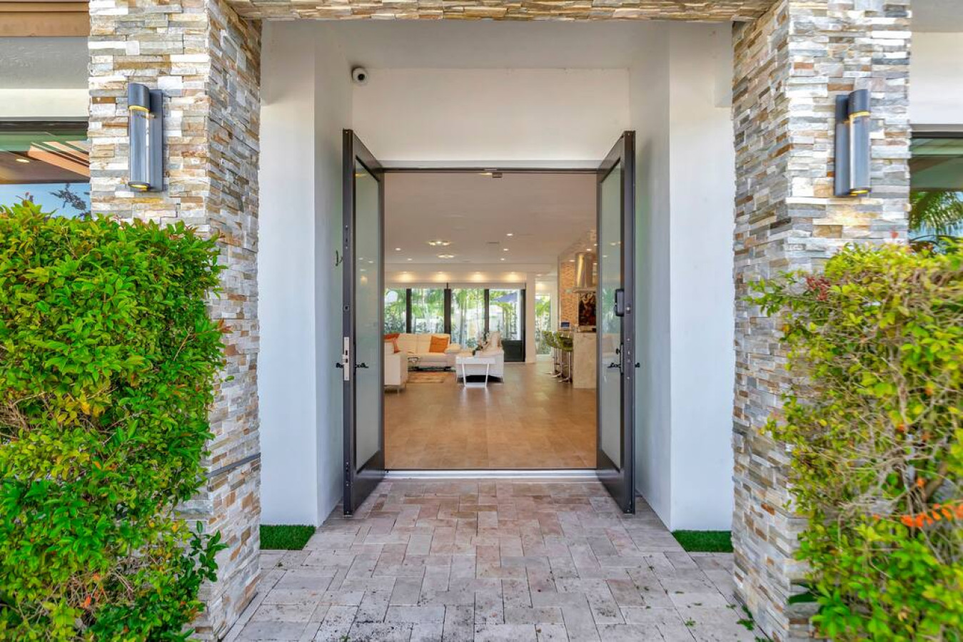 Lynora's Luxe Estate - Modern Design & Heated Pool - Fort Lauderdale