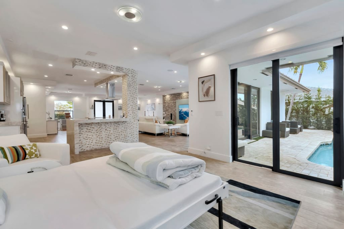 Lynora's Luxe Estate - Modern Design & Heated Pool - Fort Lauderdale