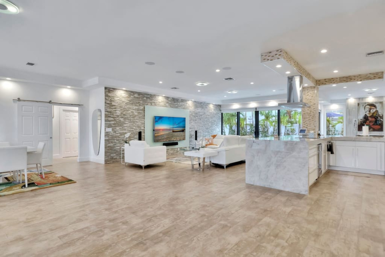 Lynora's Luxe Estate - Modern Design & Heated Pool - Fort Lauderdale