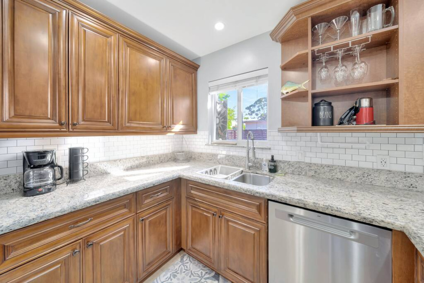 The Brophy House - 3br/2ba + New Pool & Garage (30 DAY MINIMUM RENTAL) - Plantation