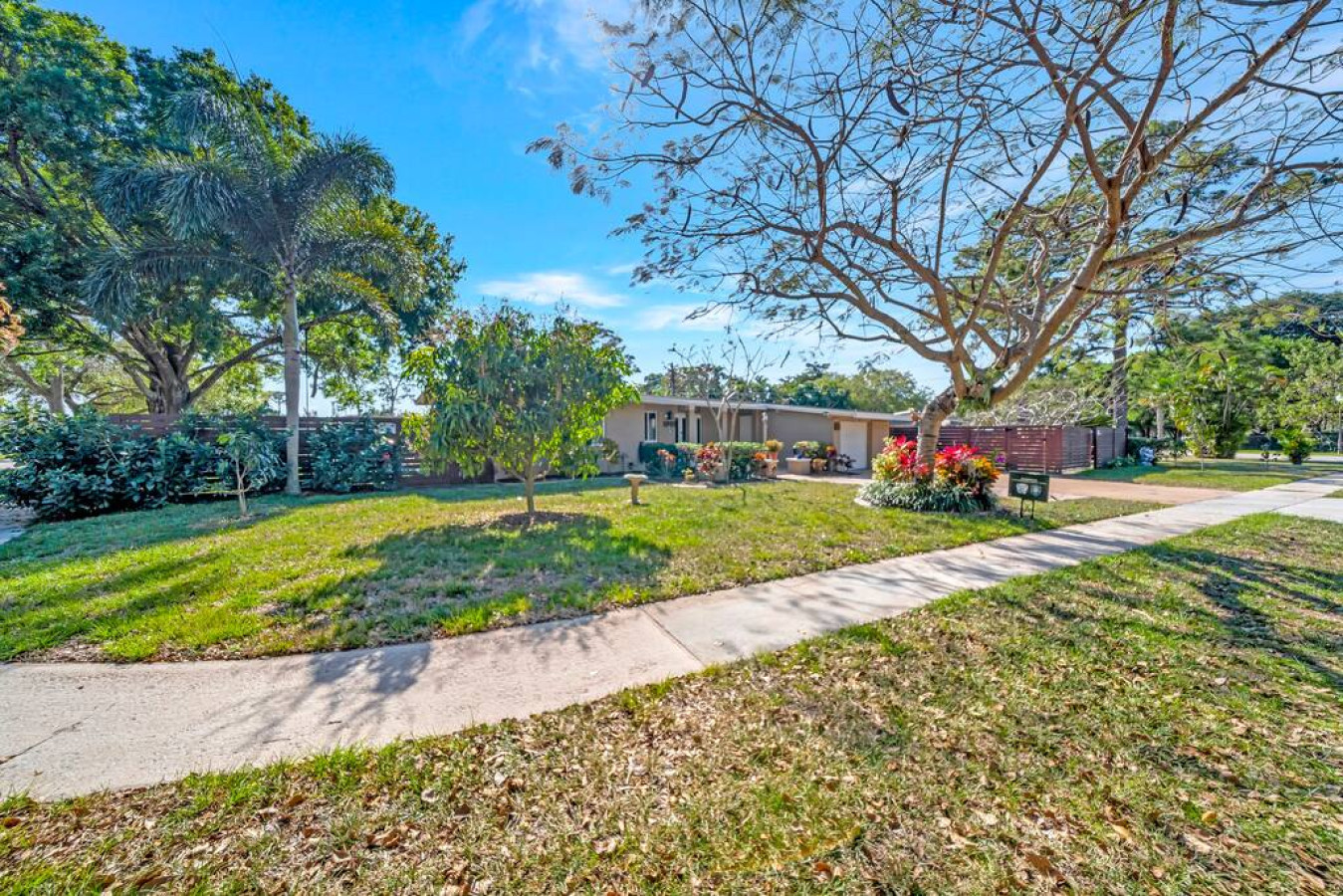 The Brophy House - 3br/2ba + New Pool & Garage (30 DAY MINIMUM RENTAL) - Plantation