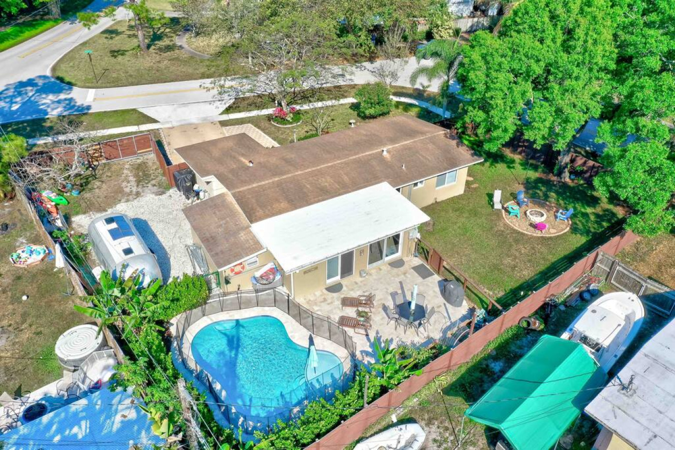 The Brophy House - 3br/2ba + New Pool & Garage (30 DAY MINIMUM RENTAL) - Plantation