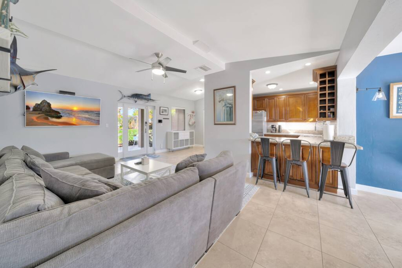 The Brophy House - 3br/2ba + New Pool & Garage (30 DAY MINIMUM RENTAL) - Plantation
