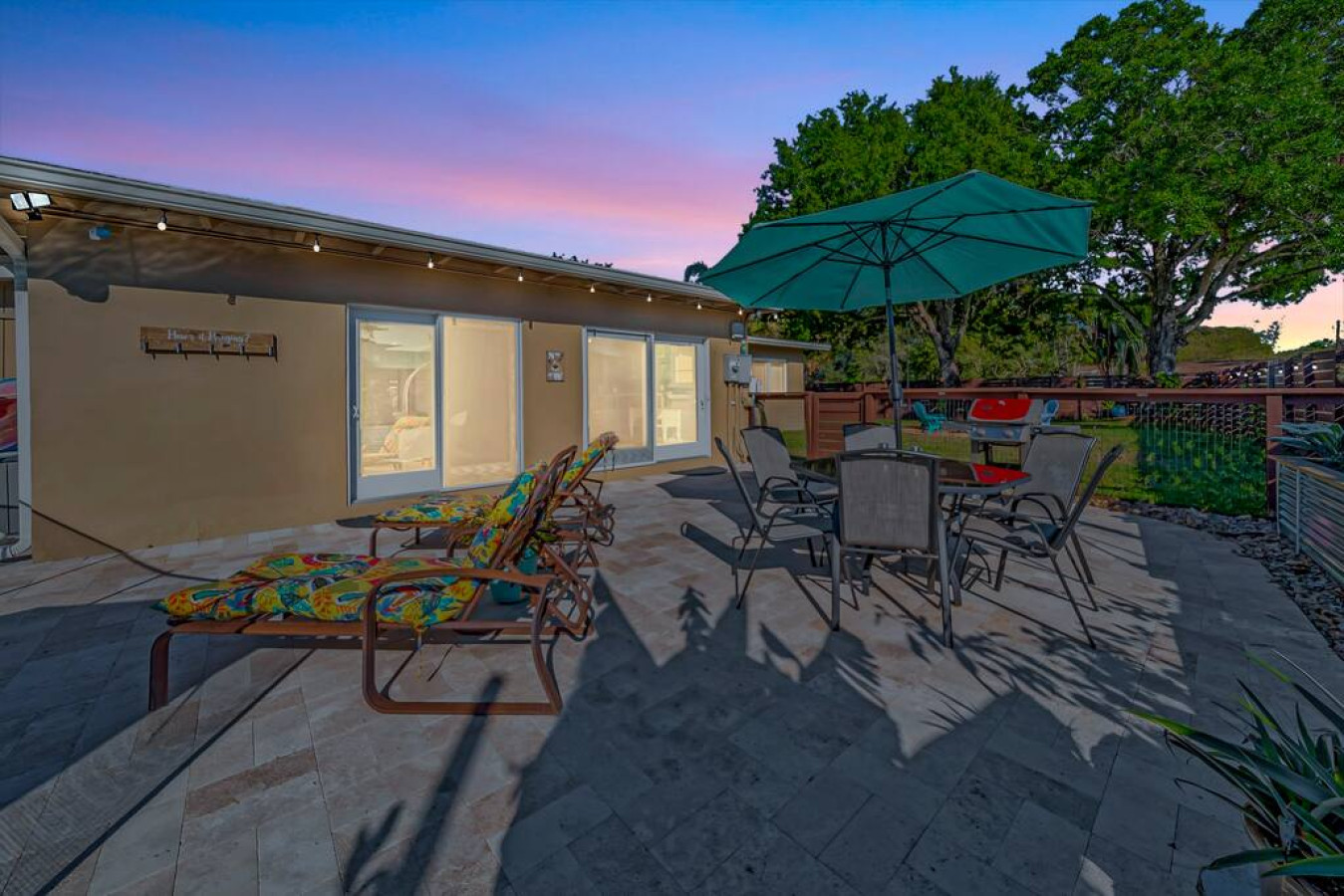 The Brophy House - 3br/2ba + New Pool & Garage (30 DAY MINIMUM RENTAL) - Plantation