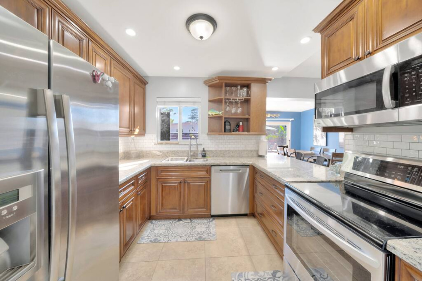 I'm not saying I'm a chef, but this kitchen makes me look like one. ‍