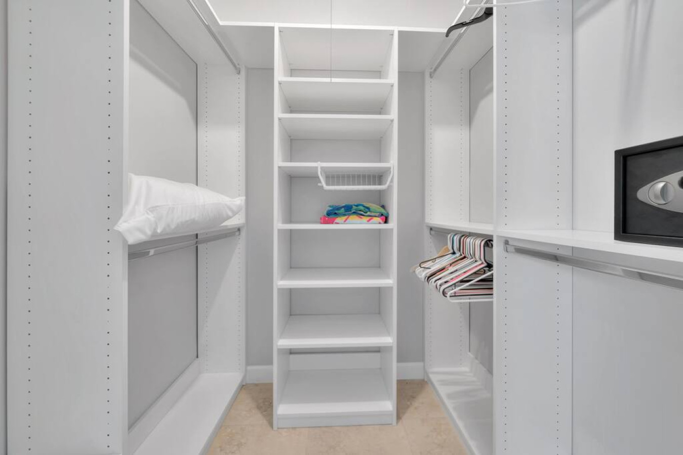 The Brophy House - 3br/2ba + New Pool & Garage (30 DAY MINIMUM RENTAL) - Plantation