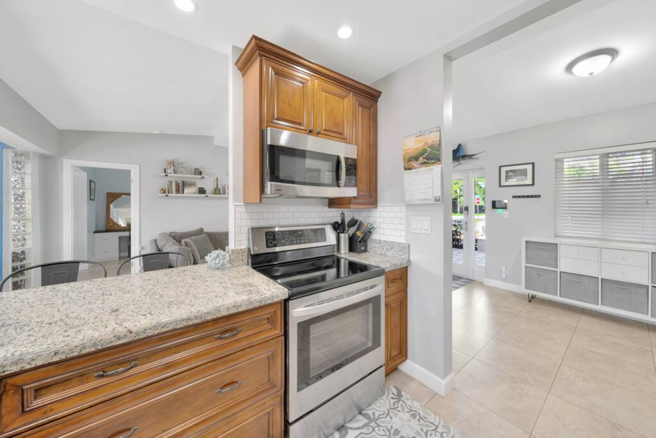 The Brophy House - 3br/2ba + New Pool & Garage (30 DAY MINIMUM RENTAL) - Plantation