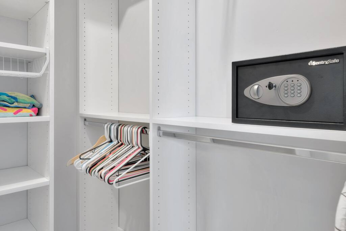 The Brophy House - 3br/2ba + New Pool & Garage (30 DAY MINIMUM RENTAL) - Plantation