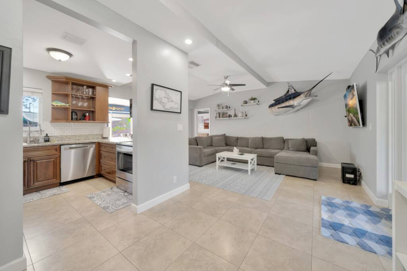 The Brophy House - 3br/2ba + New Pool & Garage (30 DAY MINIMUM RENTAL) - Plantation