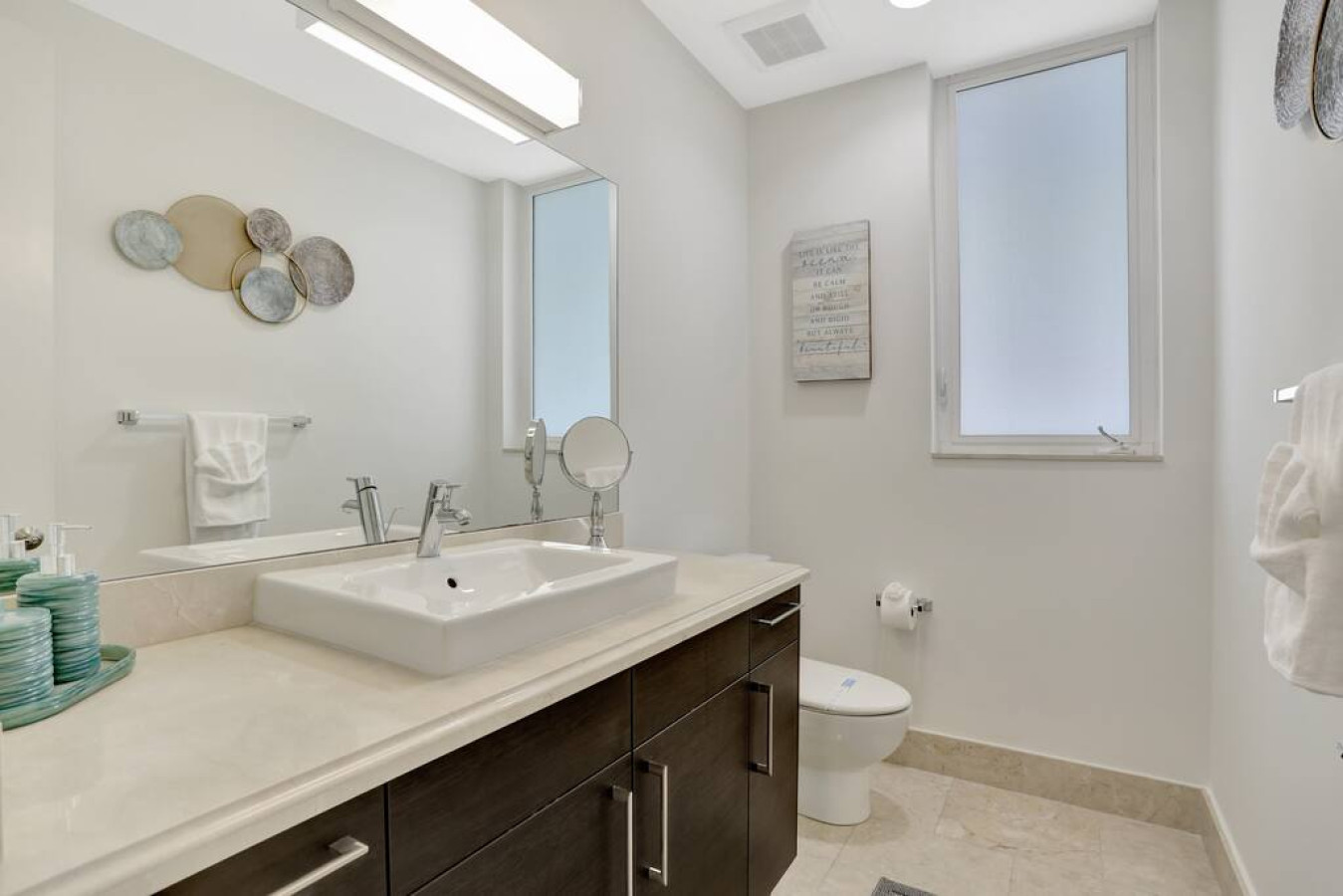 Coastal Condo Retreat: 3BR 2.5BA in Deerfield - Deerfield Beach