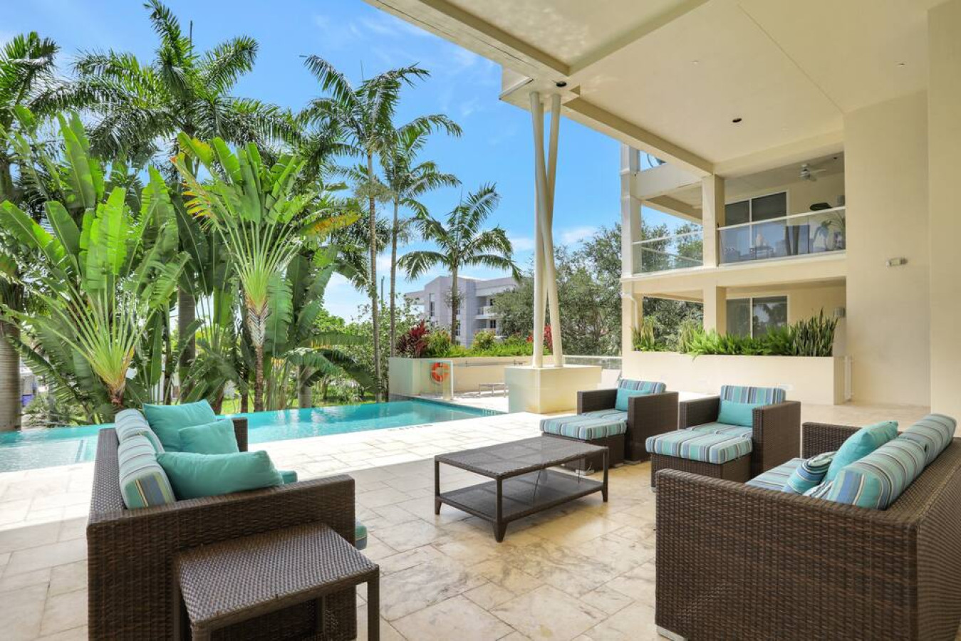 Cozy seating meets stunning views. This is the perfect spot to unwind and soak it all in. ✨