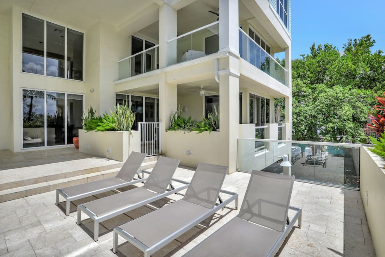Coastal Condo Retreat: 3BR 2.5BA in Deerfield - Deerfield Beach
