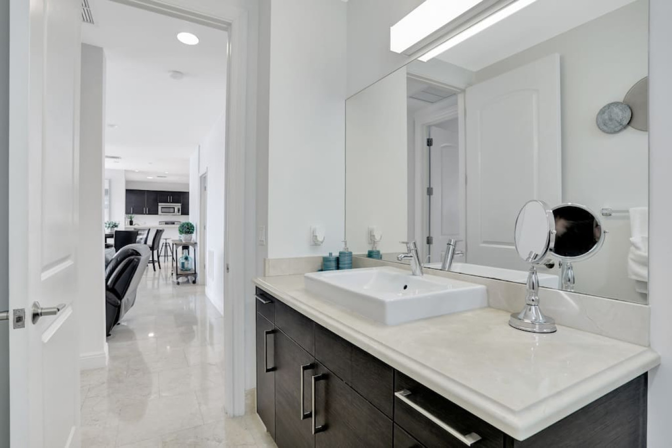 Coastal Condo Retreat: 3BR 2.5BA in Deerfield - Deerfield Beach