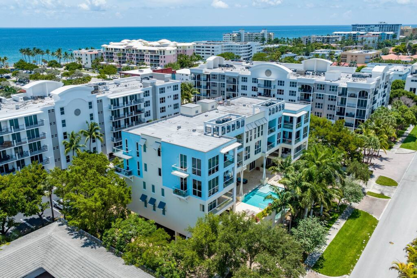 Coastal Condo Retreat: 3BR 2.5BA in Deerfield - Deerfield Beach