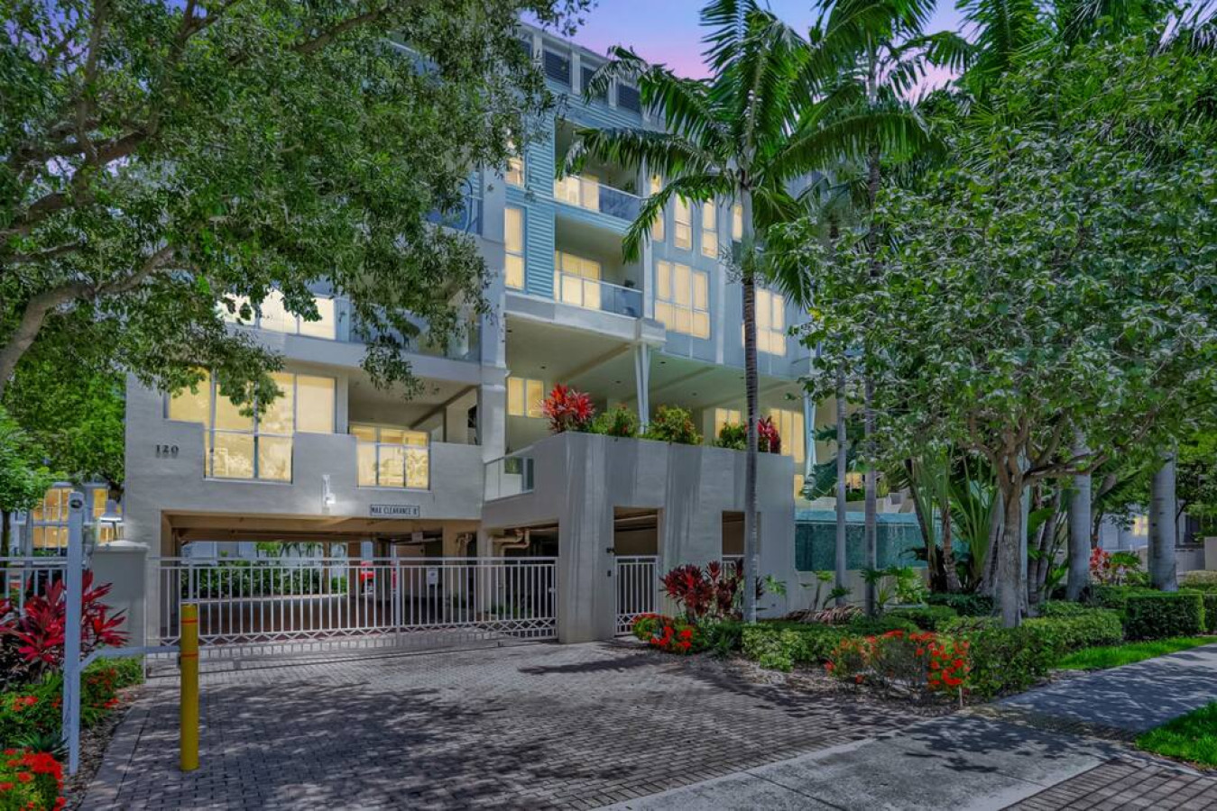 Coastal Condo Retreat: 3BR 2.5BA in Deerfield - Deerfield Beach