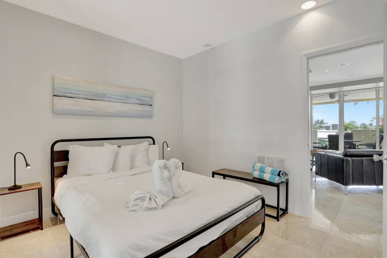 Coastal Condo Retreat: 3BR 2.5BA in Deerfield - Deerfield Beach