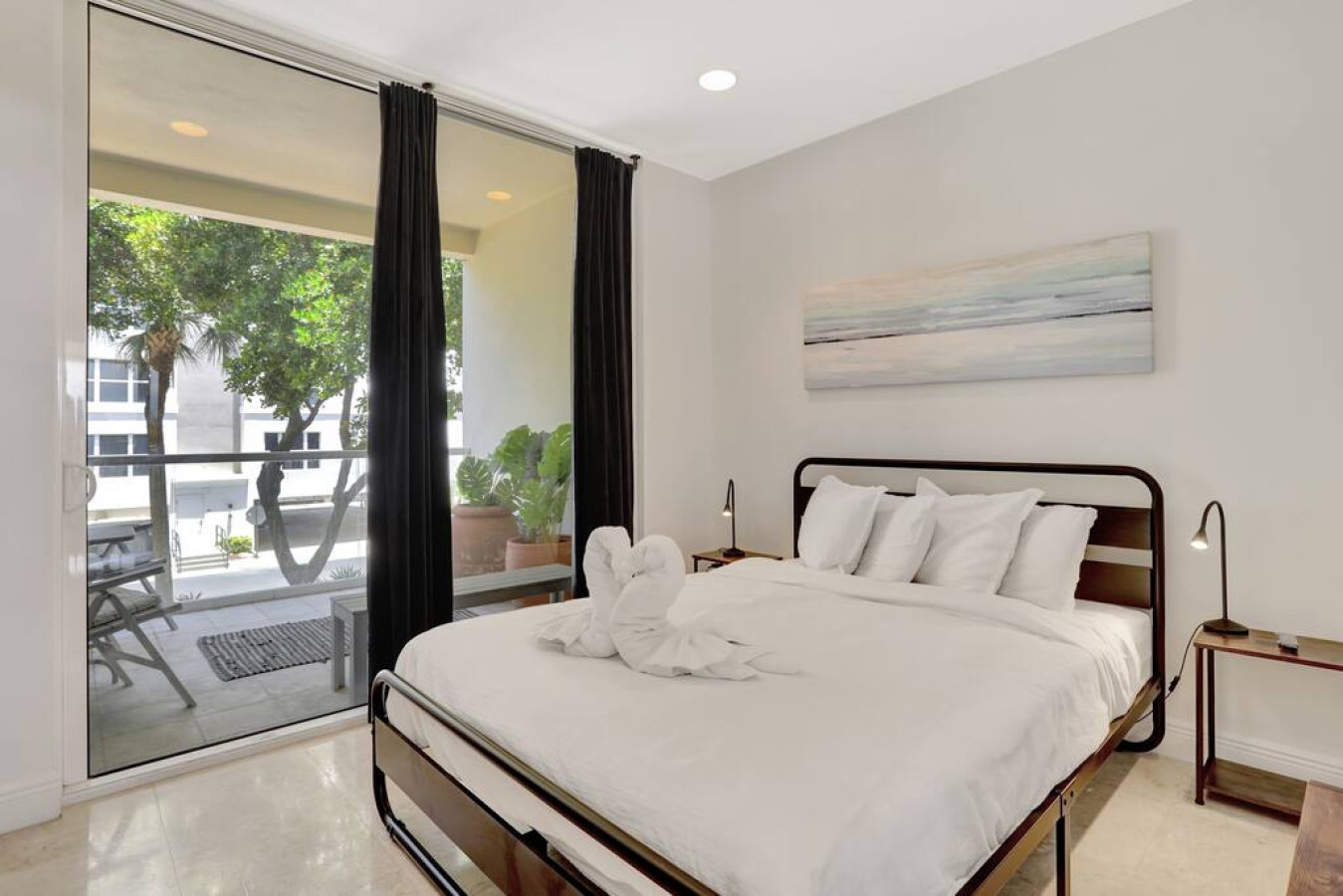 Coastal Condo Retreat: 3BR 2.5BA in Deerfield - Deerfield Beach