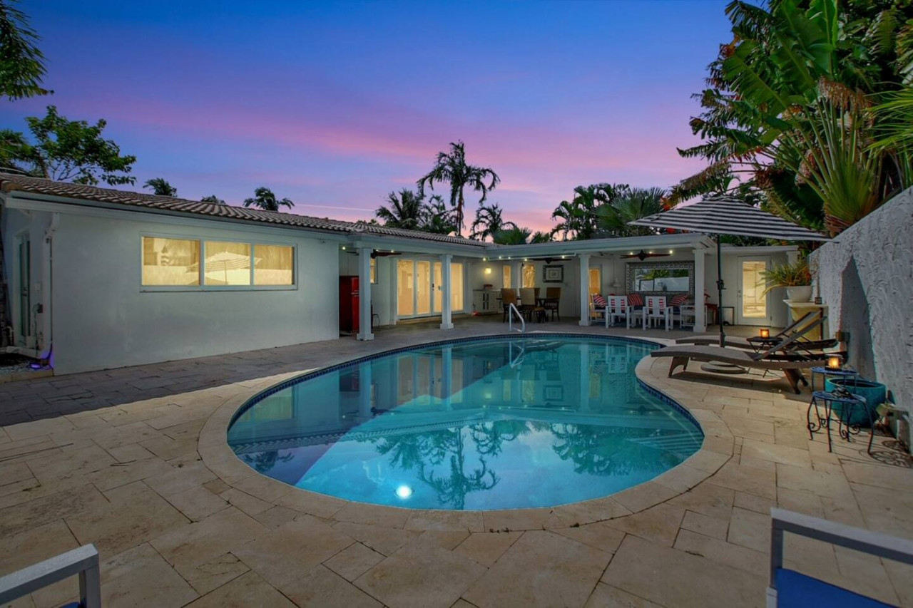 Wilton on the Water -Courtyard & Heated Pool 4/2.5