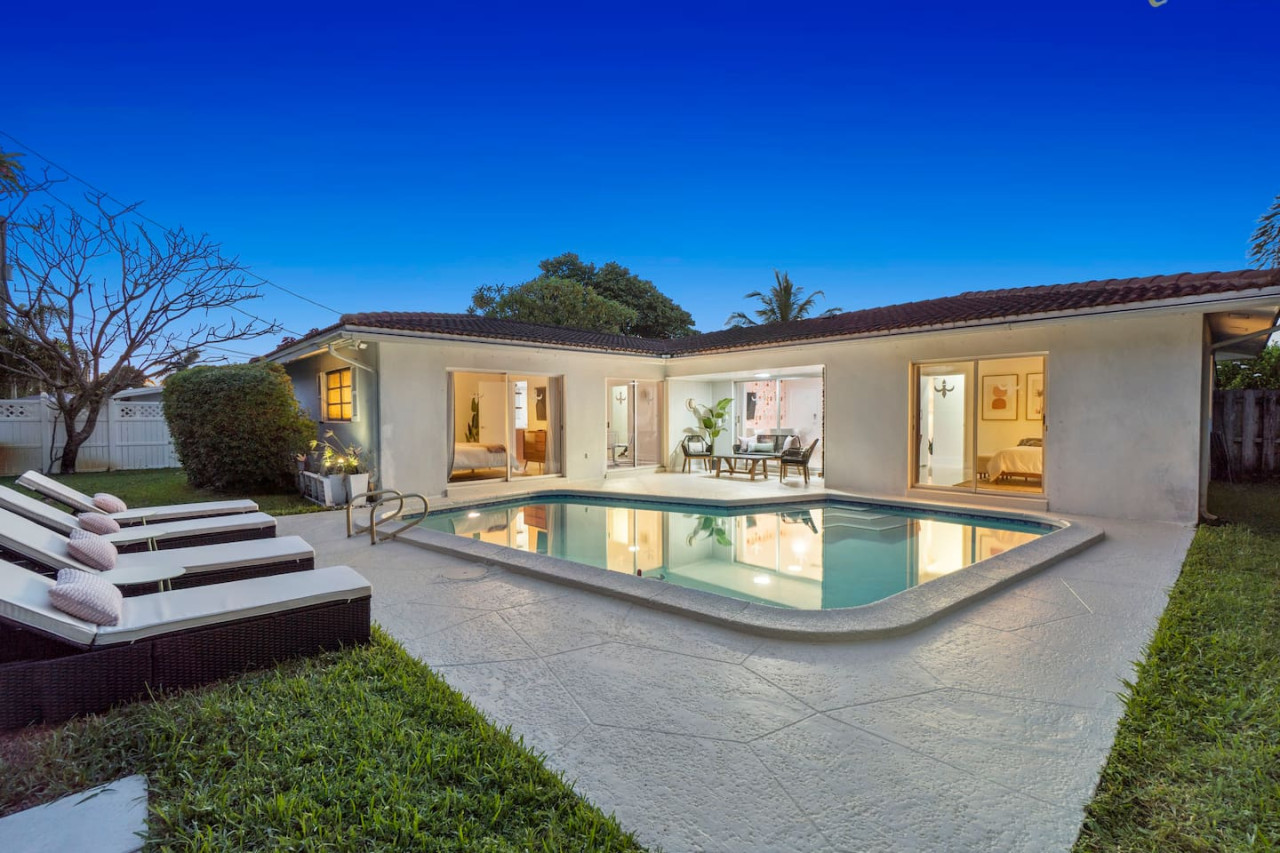 Charming Coral Ridge 2BR/2BA Near Beach + Pool