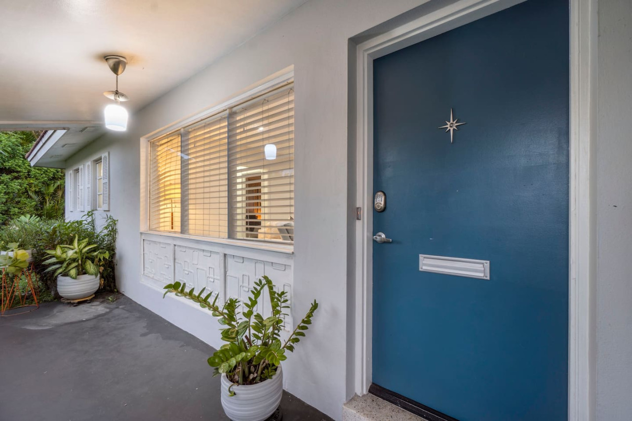 Charming Coral Ridge 2BR/2BA Near Beach + Pool - Fort Lauderdale