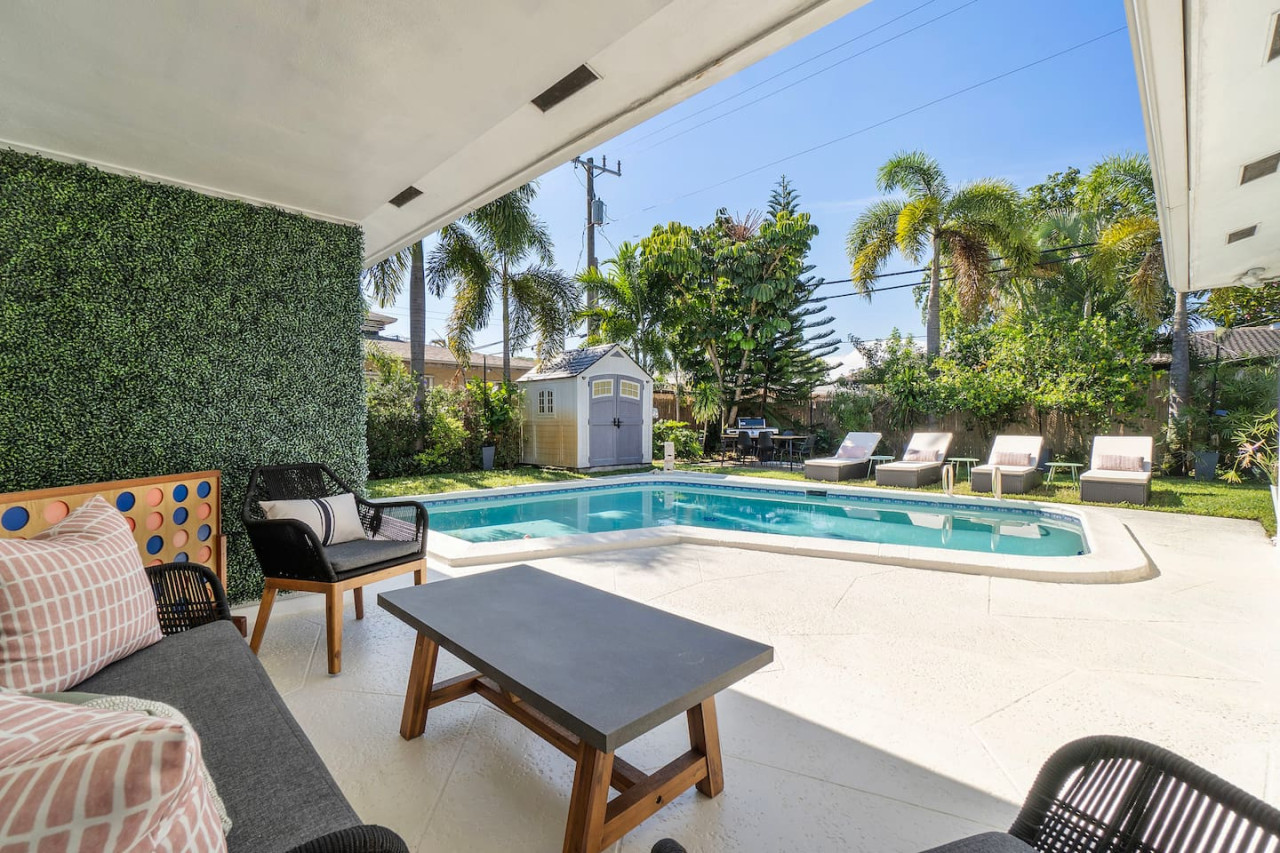 Charming Coral Ridge 2BR/2BA Near Beach + Pool - Fort Lauderdale