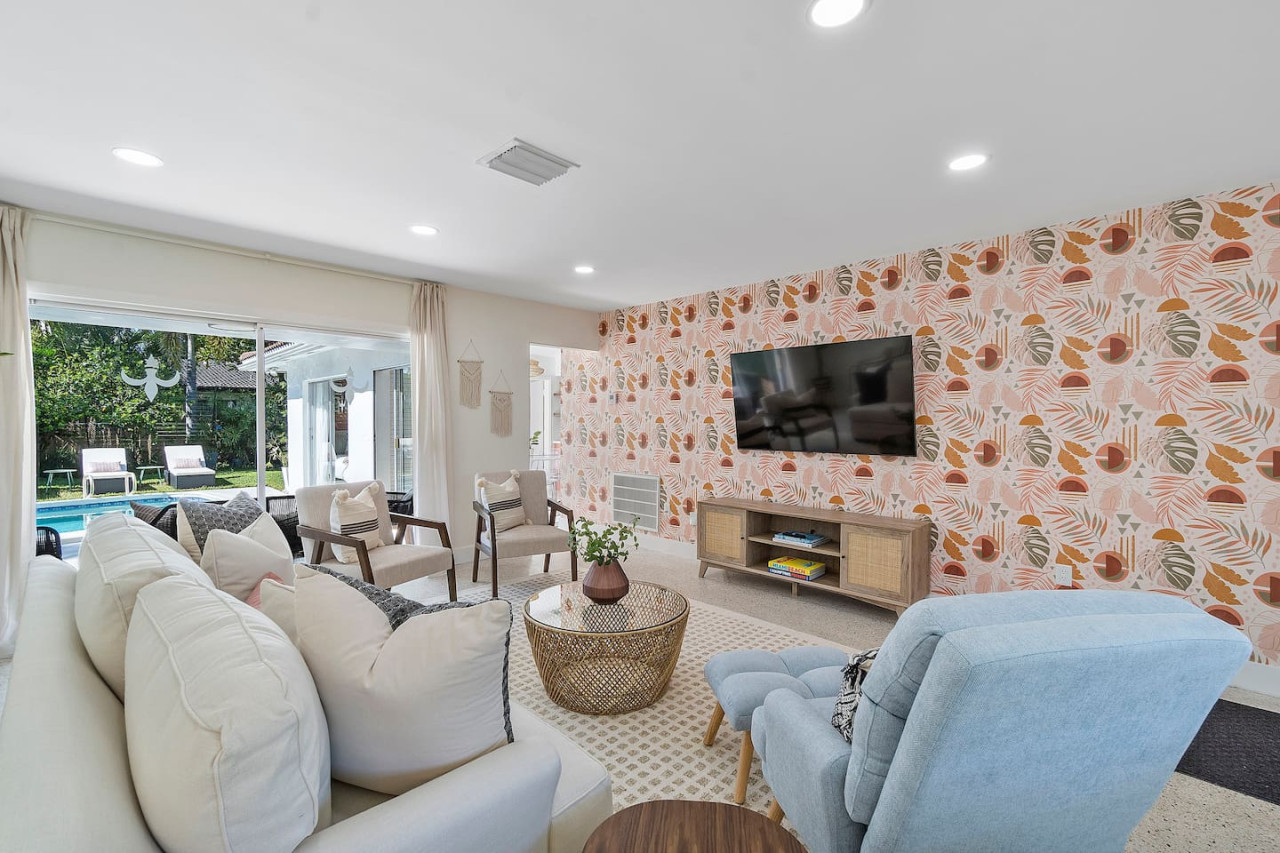 Charming Coral Ridge 2BR/2BA Near Beach + Pool - Fort Lauderdale