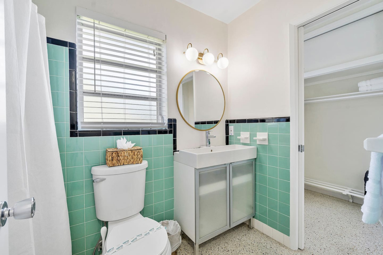 Charming Coral Ridge 2BR/2BA Near Beach + Pool - Fort Lauderdale