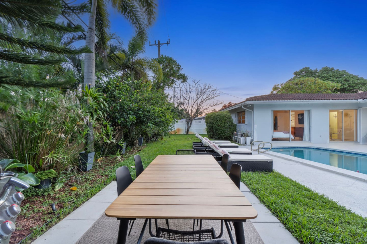 Charming Coral Ridge 2BR/2BA Near Beach + Pool - Fort Lauderdale