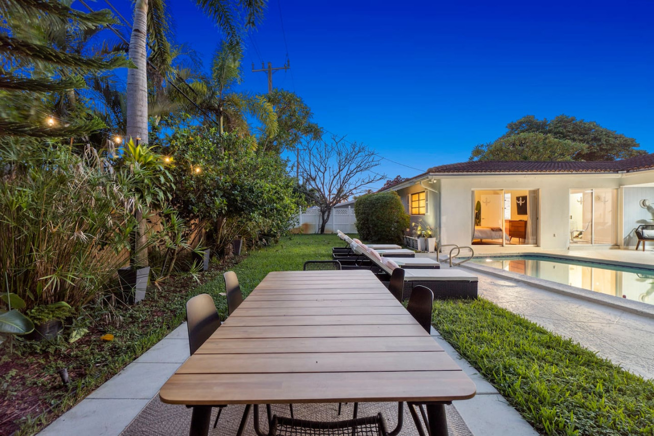 Charming Coral Ridge 2BR/2BA Near Beach + Pool - Fort Lauderdale