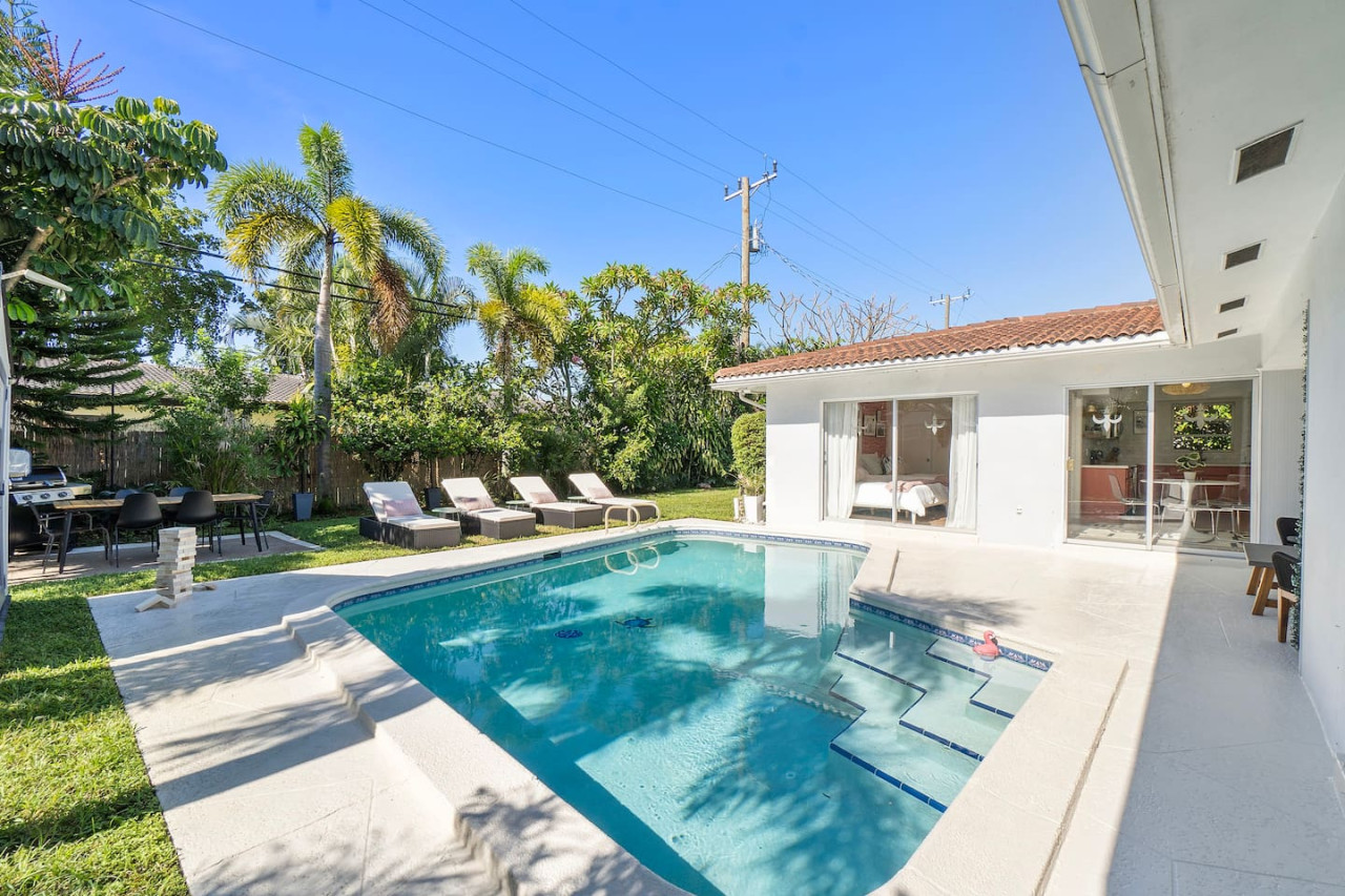 Charming Coral Ridge 2BR/2BA Near Beach + Pool - Fort Lauderdale