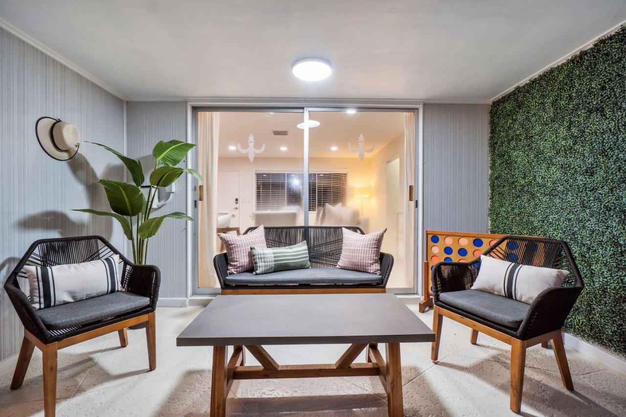 Charming Coral Ridge 2BR/2BA Near Beach + Pool - Fort Lauderdale