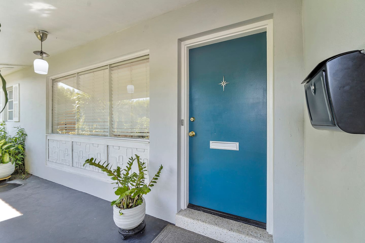 Charming Coral Ridge 2BR/2BA Near Beach + Pool - Fort Lauderdale