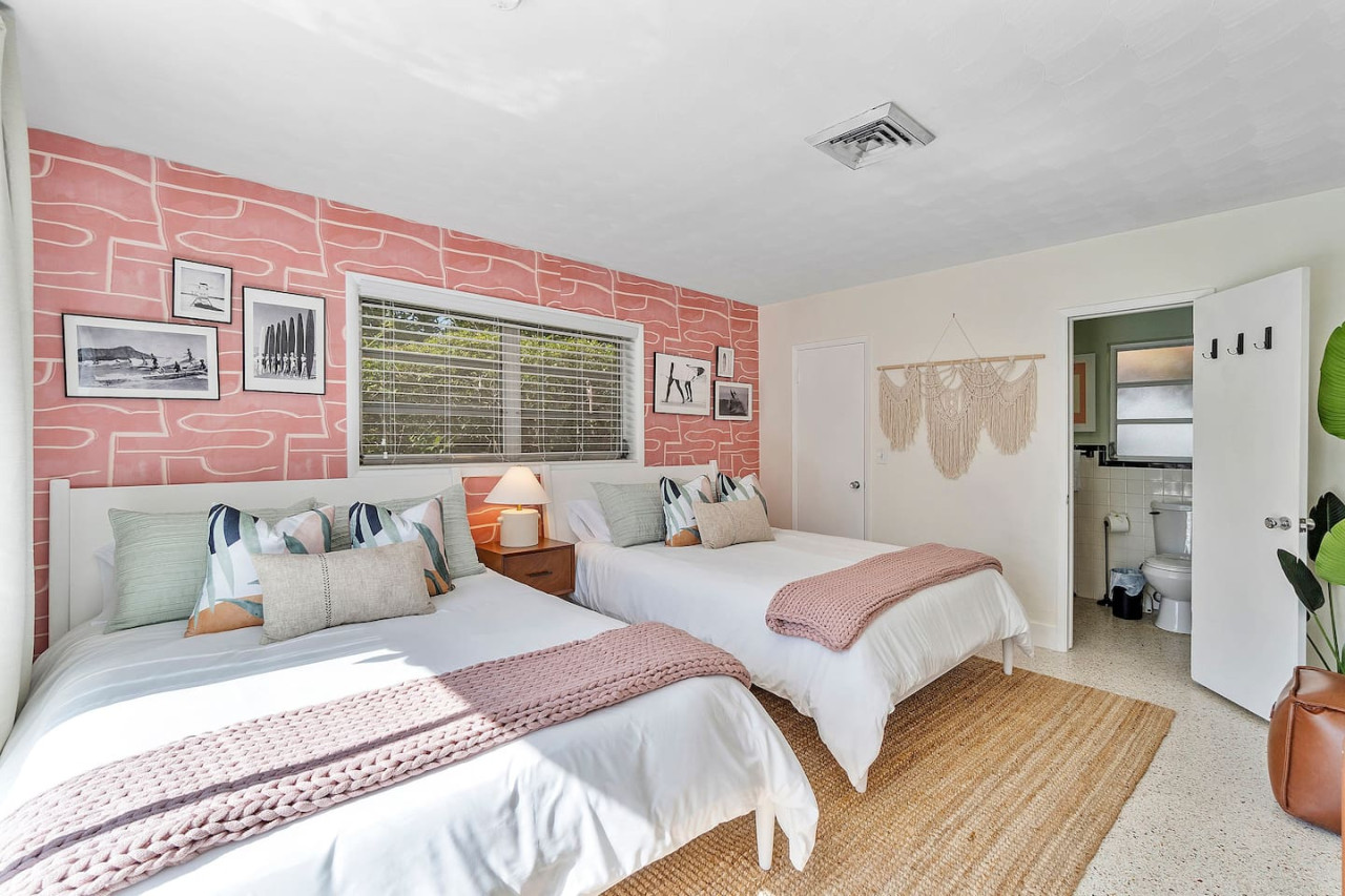 Charming Coral Ridge 2BR/2BA Near Beach + Pool - Fort Lauderdale