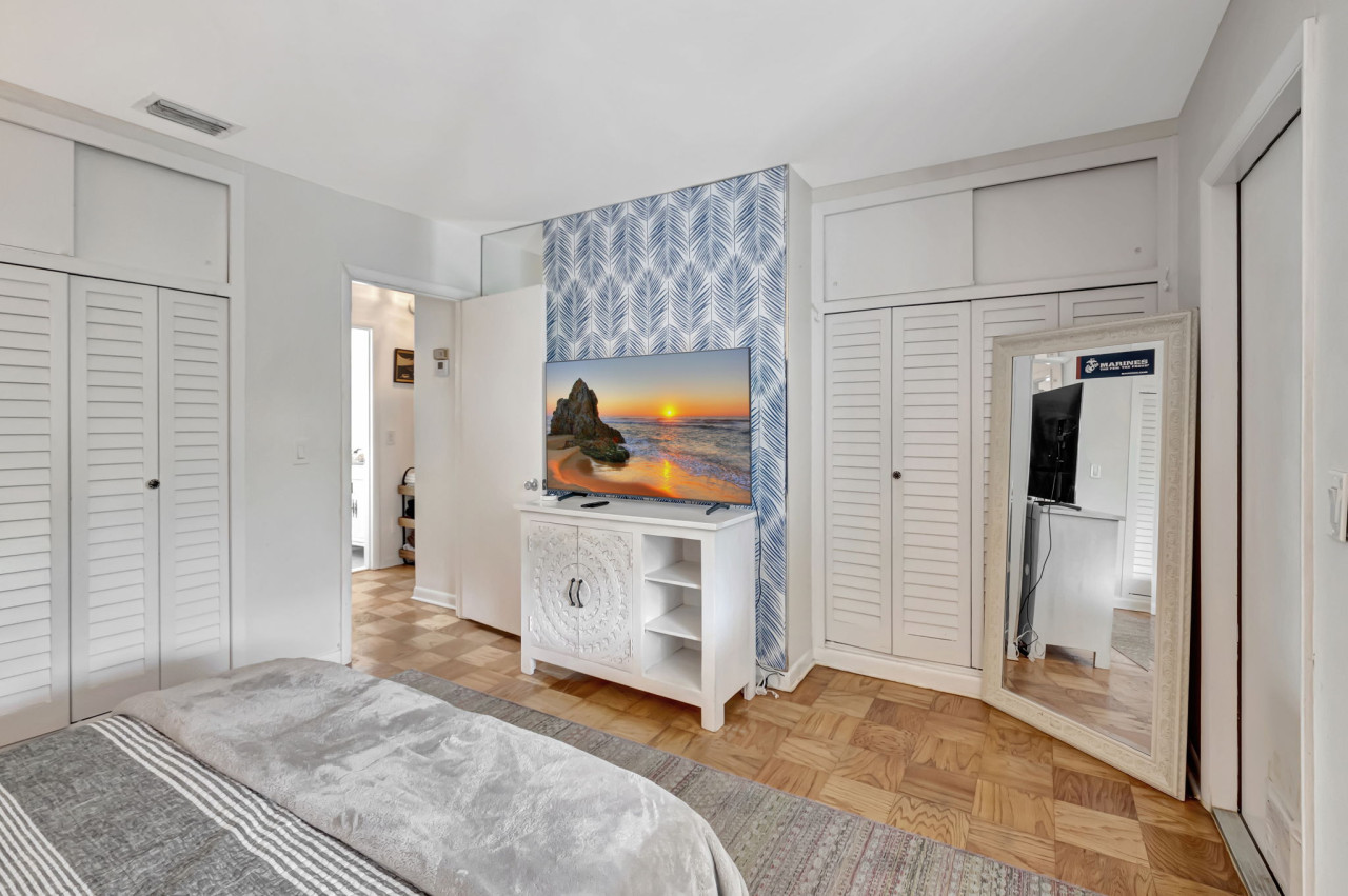 magnificent-beach-townhome-steps-from-atlantic-ave/