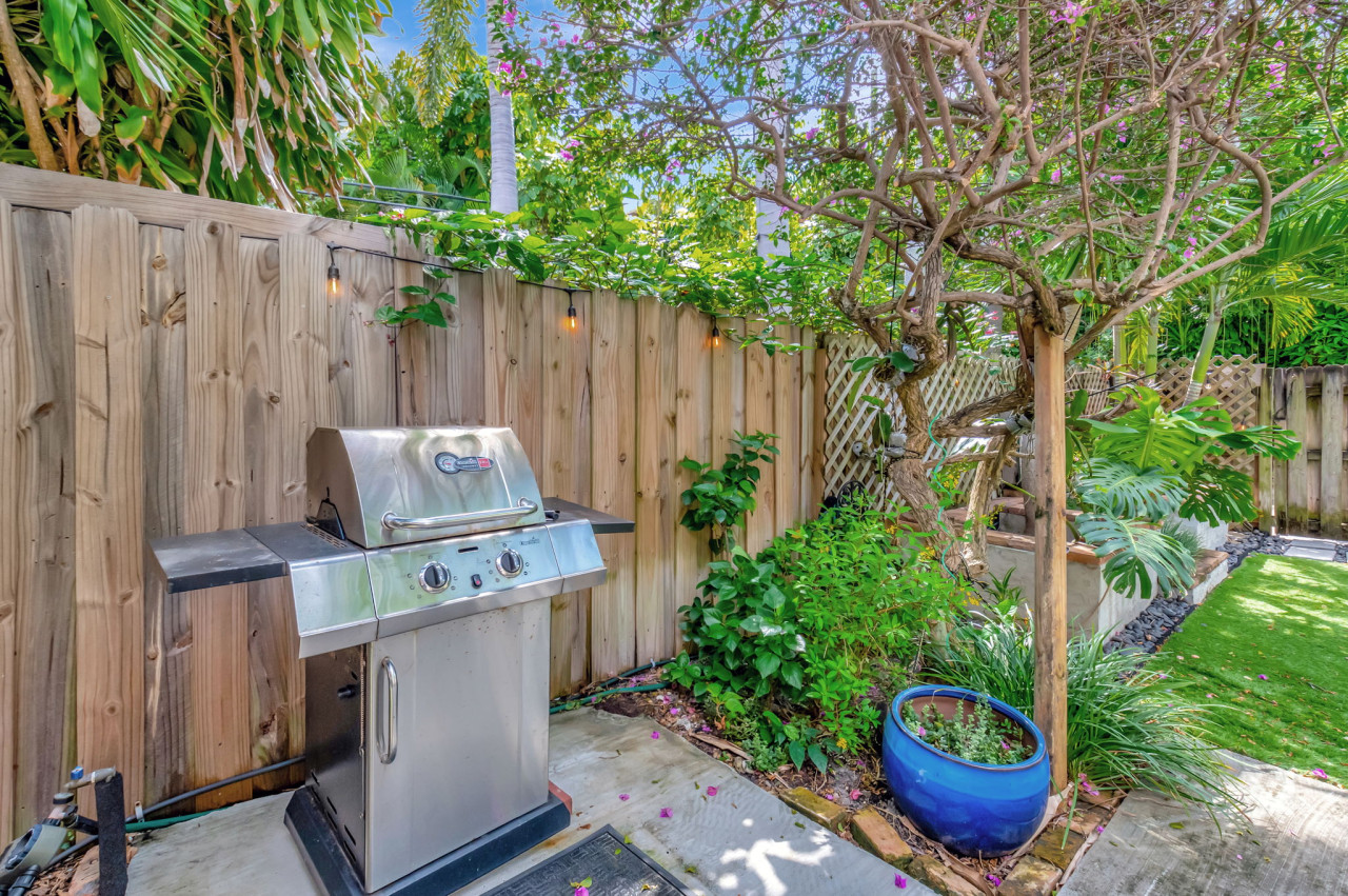 magnificent-beach-townhome-steps-from-atlantic-ave/