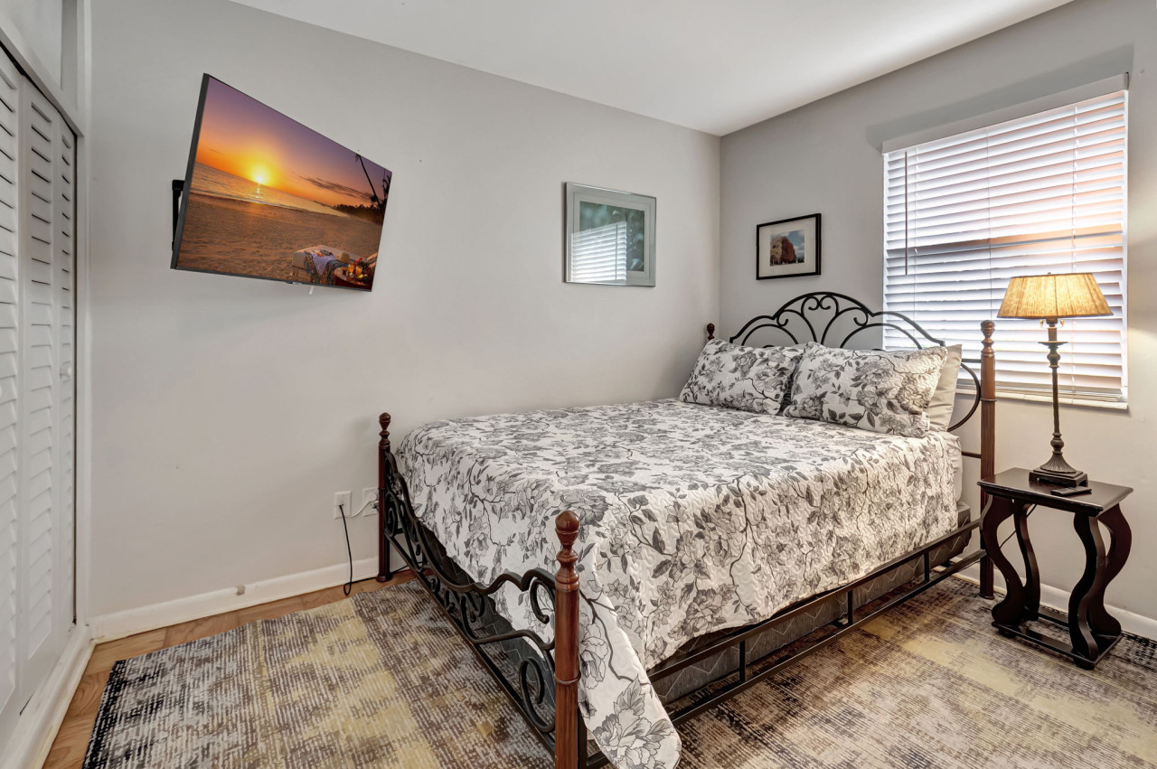 magnificent-beach-townhome-steps-from-atlantic-ave/